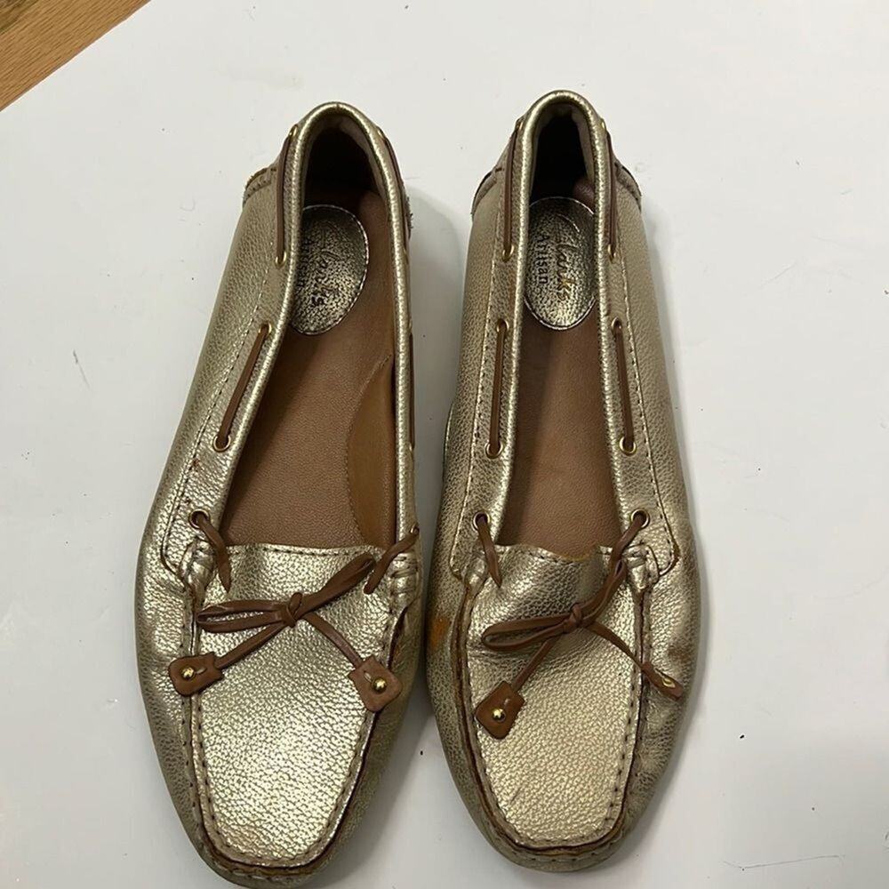CLARKS ARTISIAN METALLIC GOLD‎ LEATHER FLATS SIZE 8M